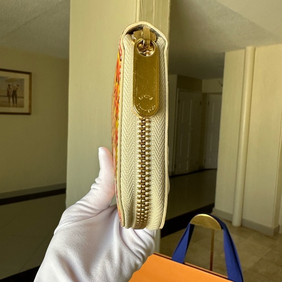 Auth Louis Vuitton Wallet EUC - Picture 6 of 14